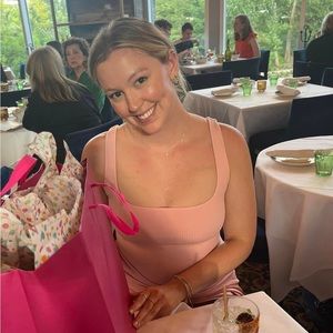 Meet your Posher, Abbi